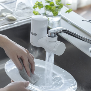 Thiết bị lọc nước tại vòi Mitsubishi Cleansui EF201 là giải pháp lọc nước trực tiếp không dùng điện, sản xuất tại Nhật Bản