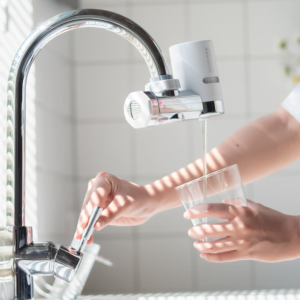 Thiết bị lọc nước tại vòi Mitsubishi Cleansui EF201 là giải pháp lọc nước trực tiếp không dùng điện, sản xuất tại Nhật Bản